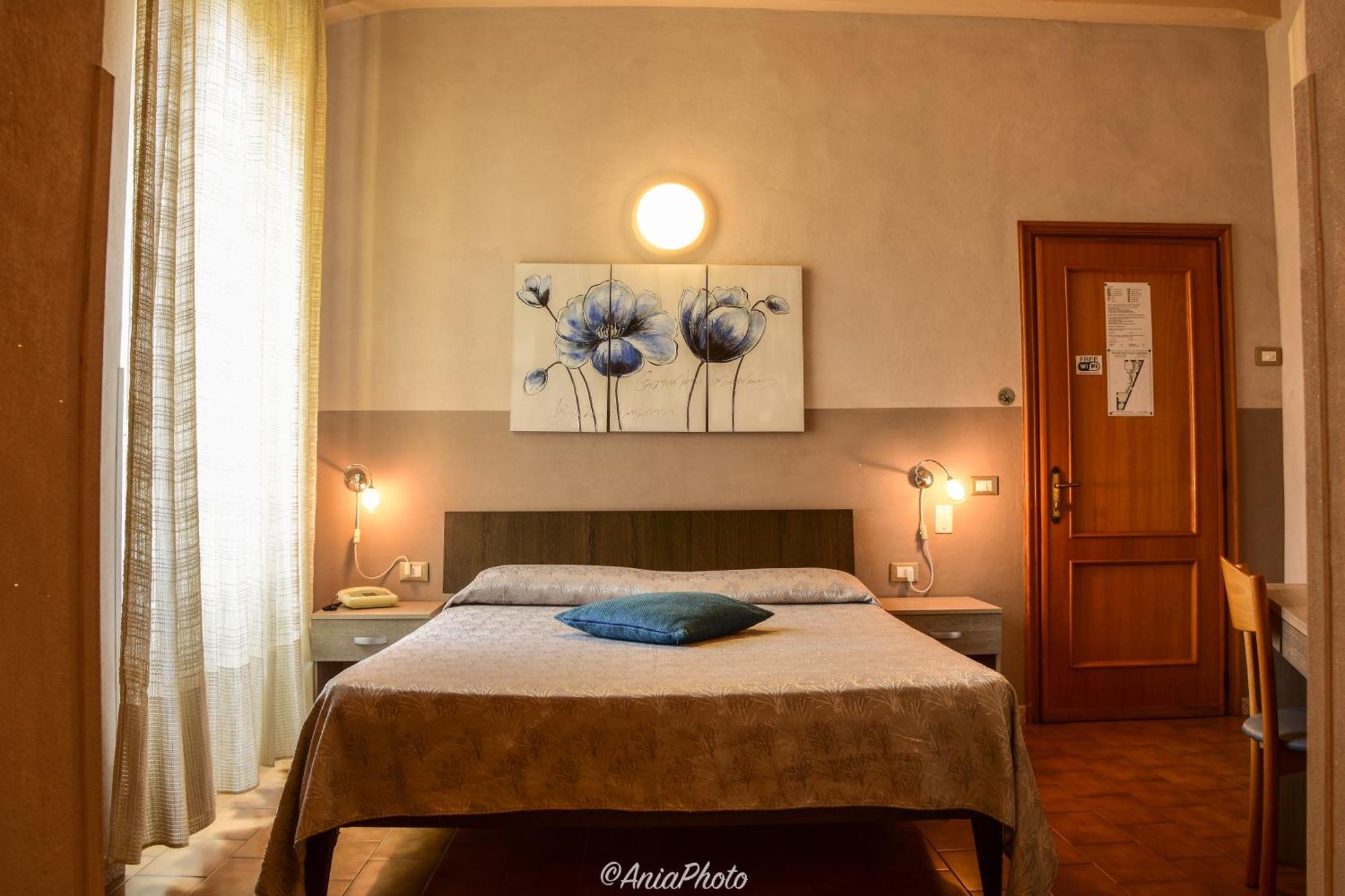 Albergo Florida Taggia Eksteriør billede