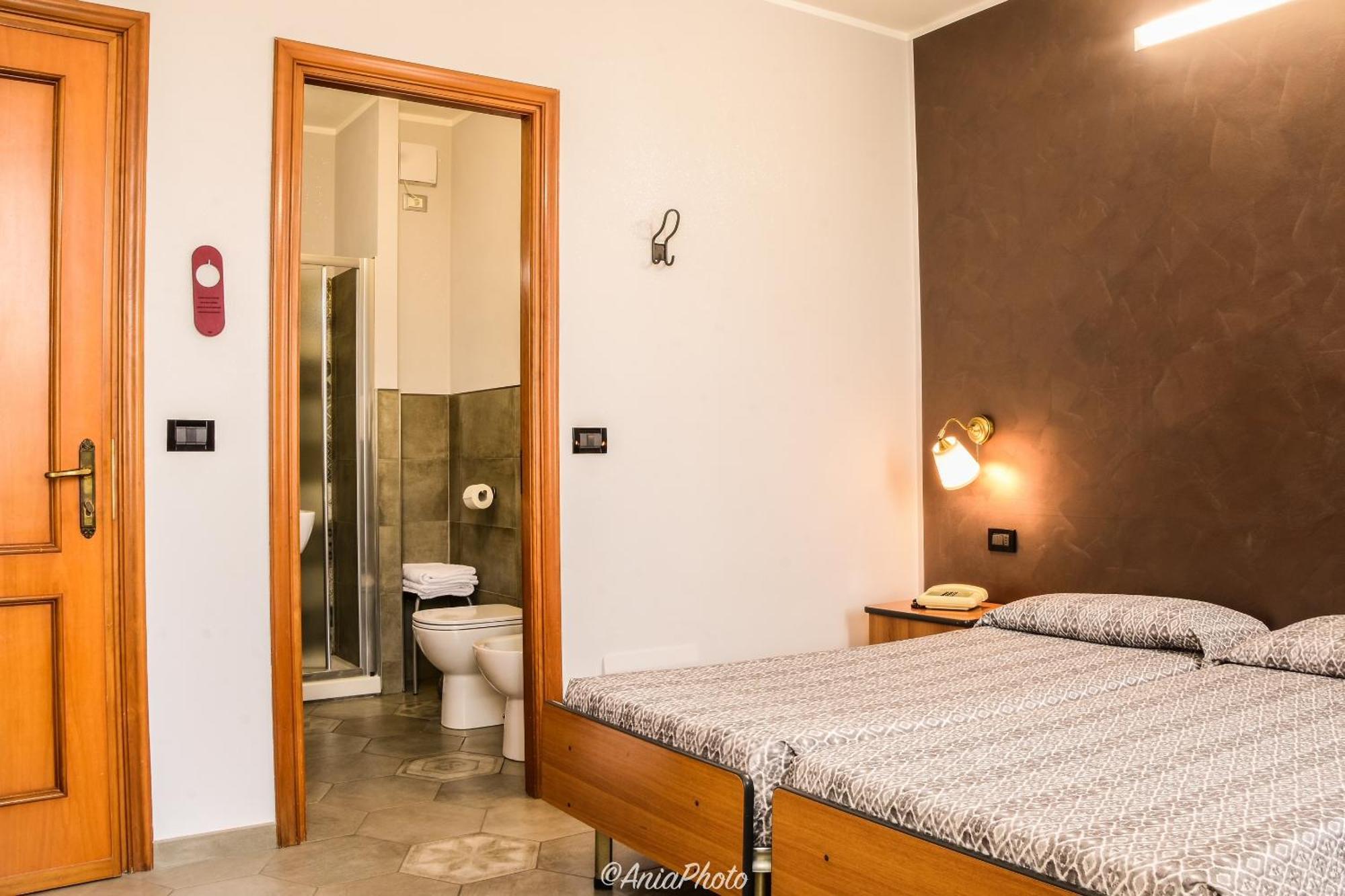 Albergo Florida Taggia Eksteriør billede