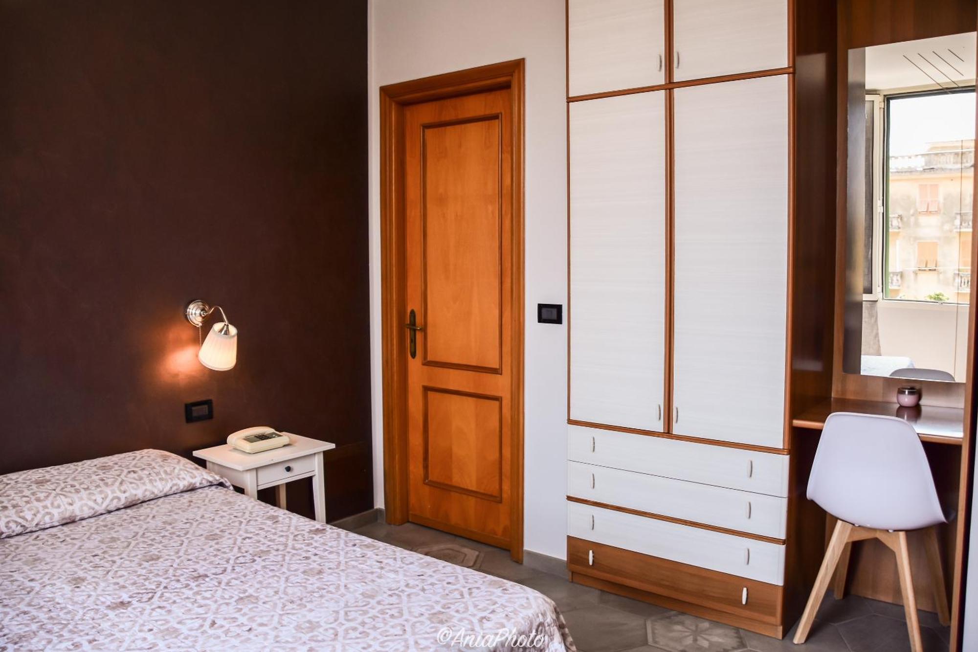 Albergo Florida Taggia Eksteriør billede