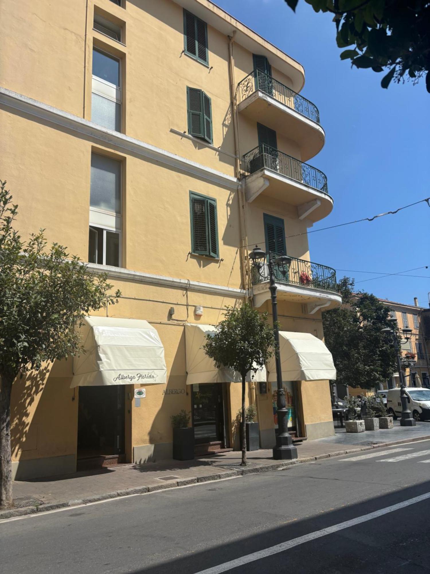 Albergo Florida Taggia Eksteriør billede